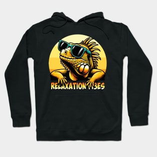 Relaxation Vibes: Iguana T-Shirt for Sun Seekers Hoodie